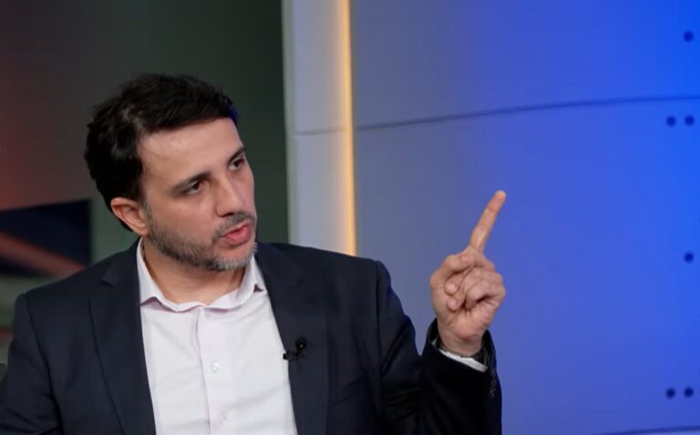 Renan Santos critica esvaziamento do debate na eleição de 2026