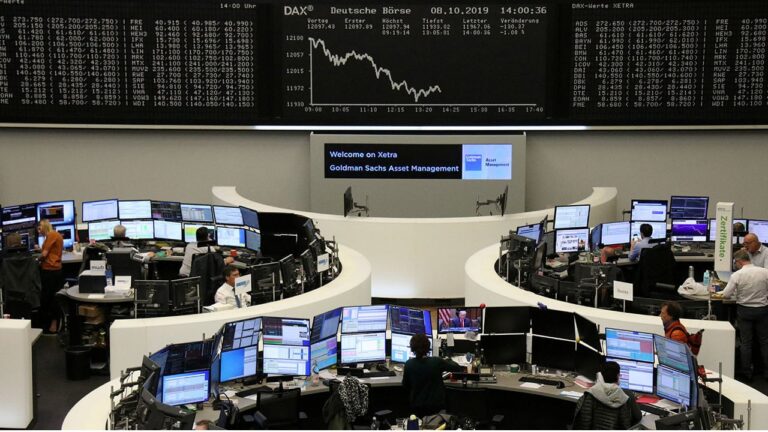 Bolsas europeias caem para mínima de um mês com petróleo Brent acima de US$ 100