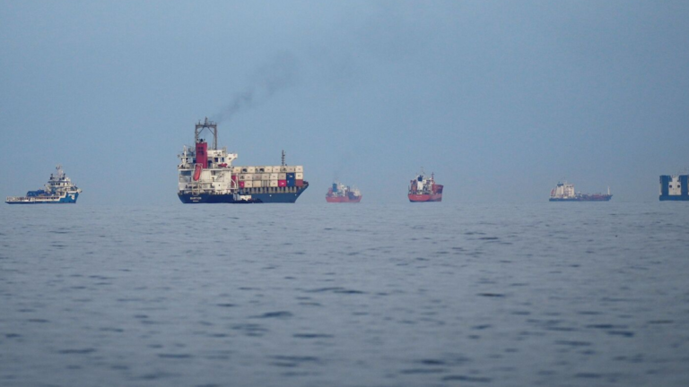 Irã ataca petroleiro saudita no Estreito de Ormuz e mata dois marinheiros
