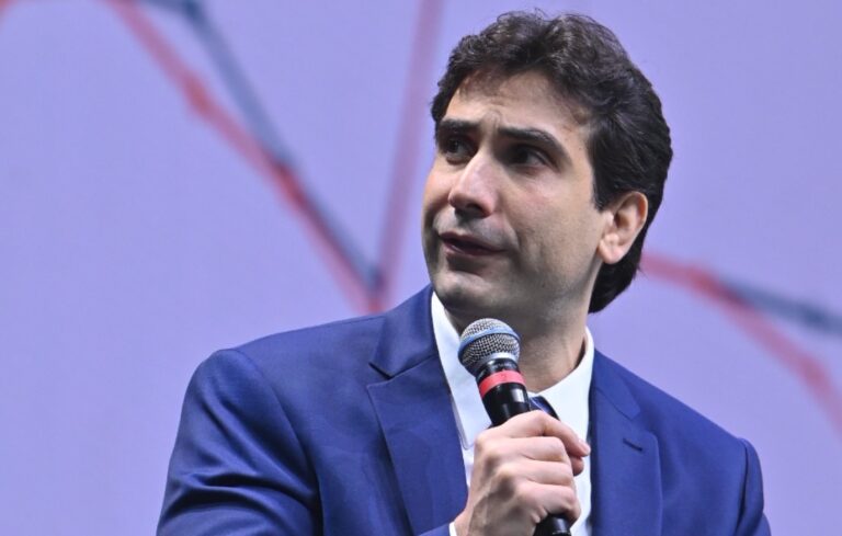 Galípolo diz que BC está preocupado com ofertas agressivas de crédito