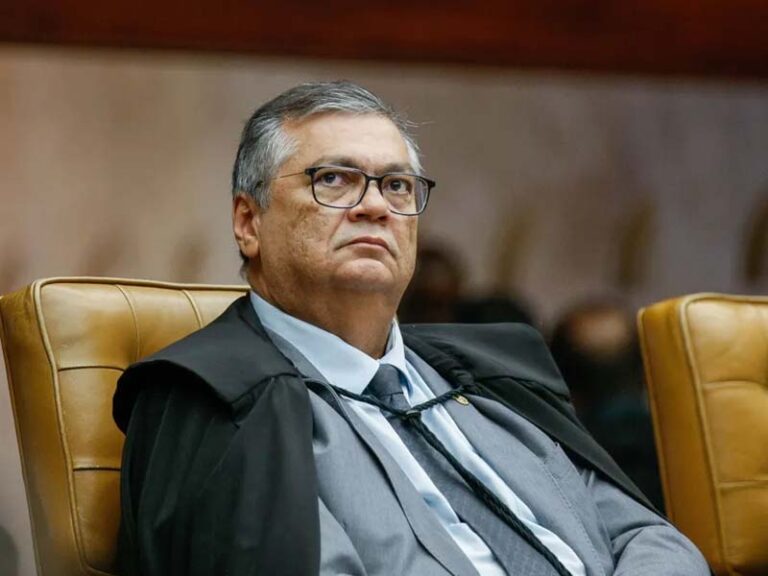 Flávio Dino determina reintegração de Andrei Rodrigues na chefia da PF