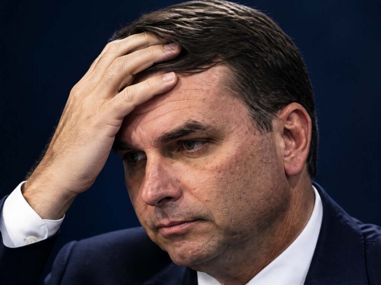 STF autoriza investigação de Flávio Bolsonaro por lavagem e corrupção