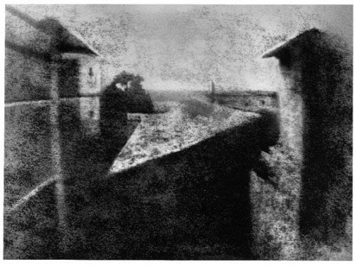 Fotógrafo retrata paisagem em janela durante oito horas em projeto visual