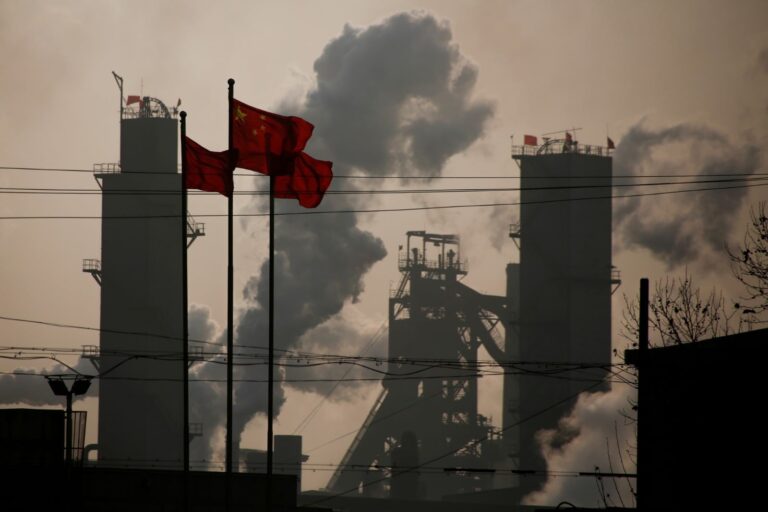 Indústria da China cresce em agosto impulsionada por boom de tecnologia e IA