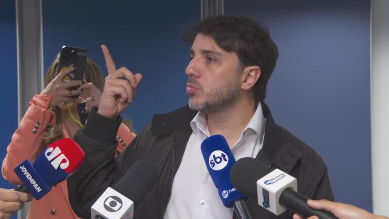 Renan Santos defende fim da autonomia nas universidades públicas