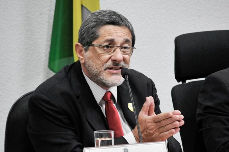 Articulador de Lula rejeita austeridade em meio a pressão por corte de gastos