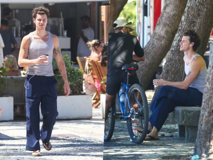 Shawn Mendes passeia de chinelo pela orla da zona sul do Rio