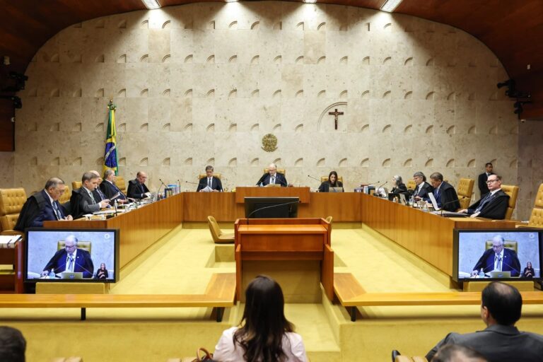 STF analisa relatório da PF sobre mensagens entre Moraes e ex-banqueiro