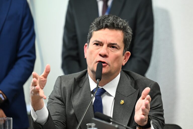 Sergio Moro visita Hospital Pequeno Príncipe em campanha pelo governo do Paraná