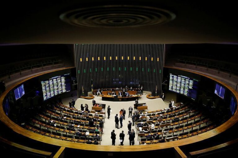 Espírito Santo tem 136 candidatos inscritos para deputado federal em 2026