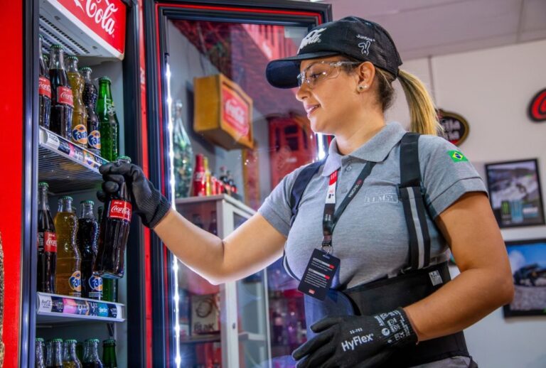 Coca-Cola abre mais de 400 vagas temporárias no Paraná para o verão