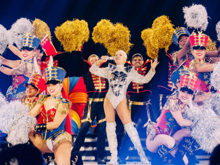 Xuxa apresenta turnê "O Último Voo da Nave" em Curitiba no dia 26