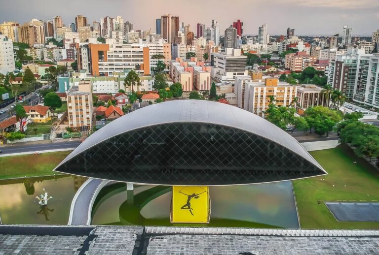 Prefeitura de Curitiba altera funcionamento de serviços no feriado de Nossa Senhora Aparecida