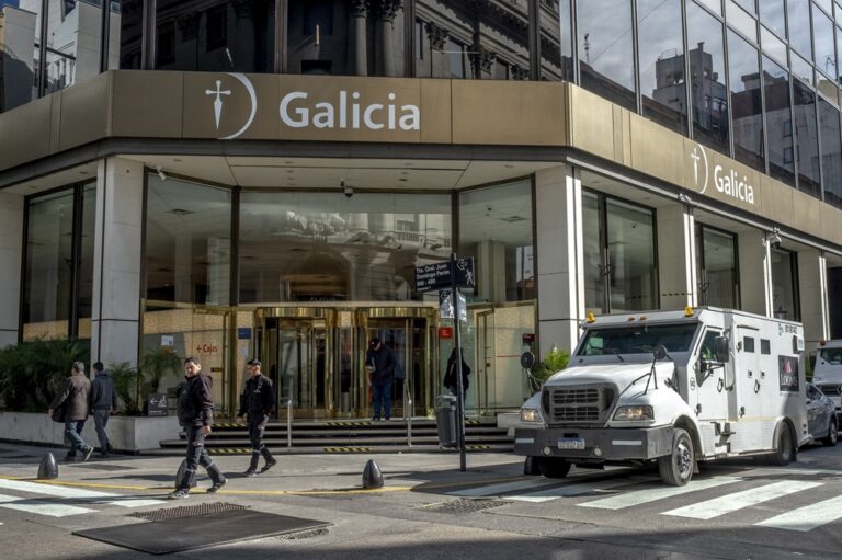 Bancos argentinos reduzem crédito e voltam a priorizar títulos do governo