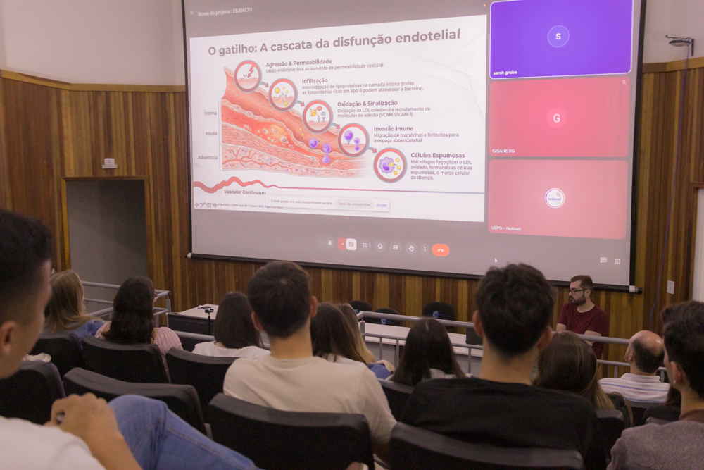 UEPG reúne alunos de Medicina para debater prevenção de doenças cardiovasculares