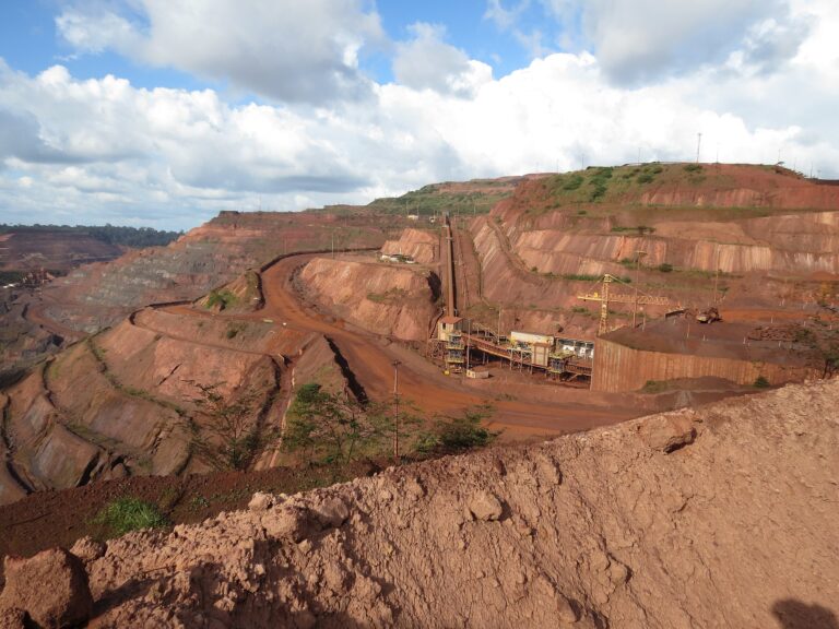 Setor de minerais críticos emprega 129 mil pessoas no Brasil em 2025