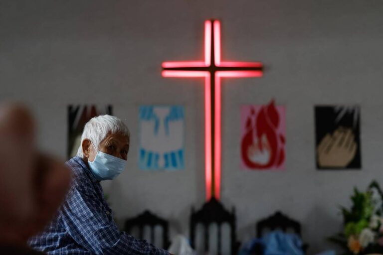 Bispos dos EUA pedem a católicos que priorizem fé antes da política