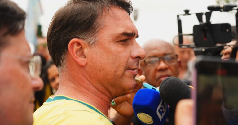 PF monitorava plano de fuga de Flávio Bolsonaro antes do resultado eleitoral
