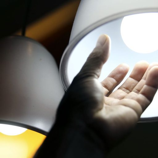 Energia elétrica lidera queda de preços e leva IPCA à deflação de 0,40%