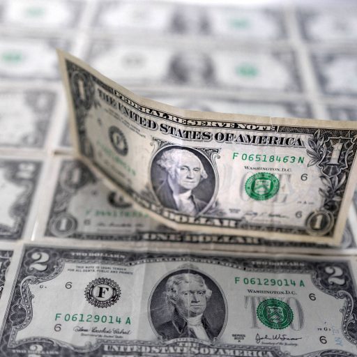 Chuva de dinheiro impulsiona mercado e minimiza riscos políticos no Brasil