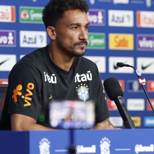 Danilo sobre titulares de Ancelotti: "Alguns precisam saber antes"