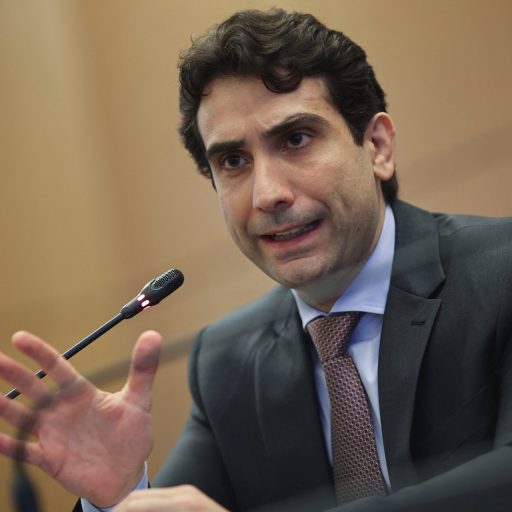 Galípolo afirma que política de juros do BC busca equilibrar oferta e demanda