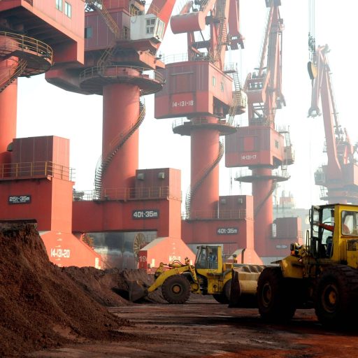 China amplia exportações na onda da IA enquanto economia interna desacelera