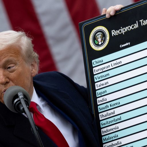 Índia mantém diálogo com EUA após novas tarifas de Trump