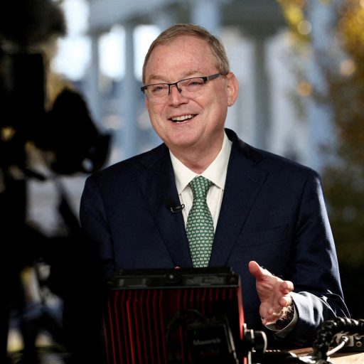 Hassett nega que Trump interfira em decisões sobre juros do Fed