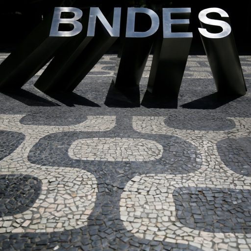BNDES aprova R$ 3,7 bi para exportação de 19 aviões Embraer
