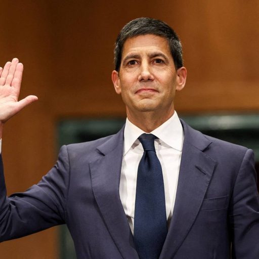 Warsh toma rumo do Fed em fase de inflação e boom de IA