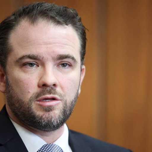 EUA anuncia decisão sobre tarifas de 25% nesta quarta
