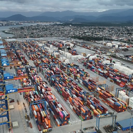 Brasil projeta superávit comercial de US$ 90 bilhões em 2026