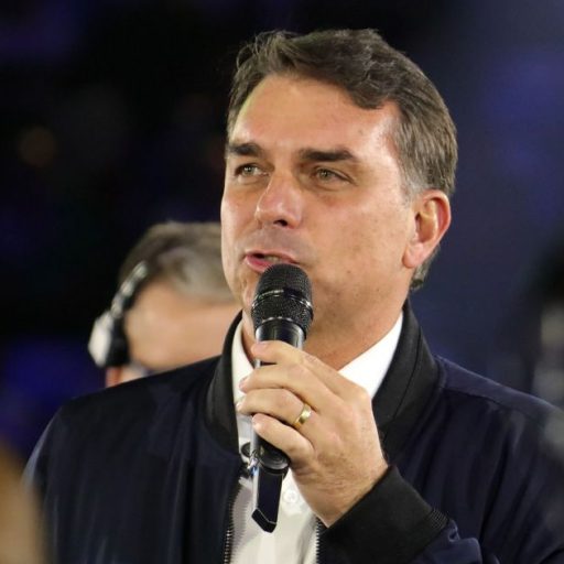 TSE restabelece filiação de Flávio ao PL e libera registro de candidatura