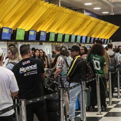 Concentração de slots em grandes aeroportos dificulta entrada de companhias aéreas de baixo custo