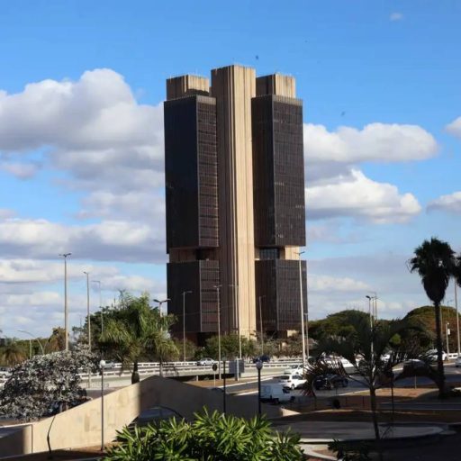Selic cai para 14,25% e mercado teme inflação frear novos cortes
