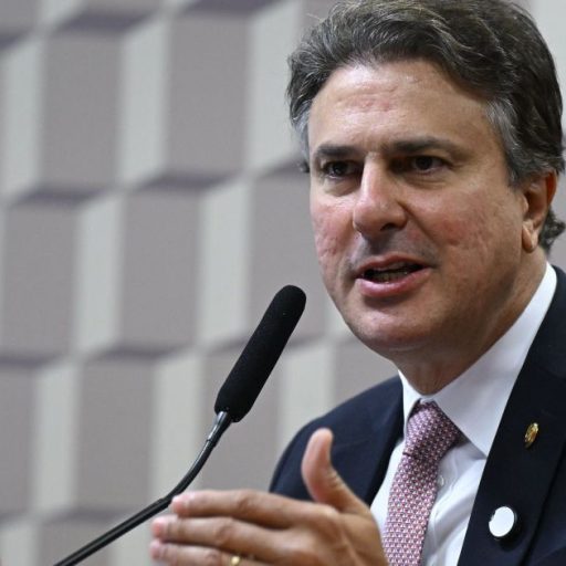 O senador Camilo Santana (PT-CE), novo líder do PT no Senado  • Foto: Marcos Oliveira/Agência Senado