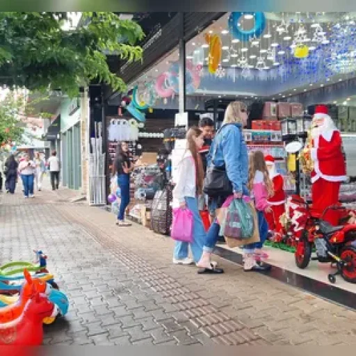 Horário especial de Natal começa em Apucarana no dia 8 de dezembro