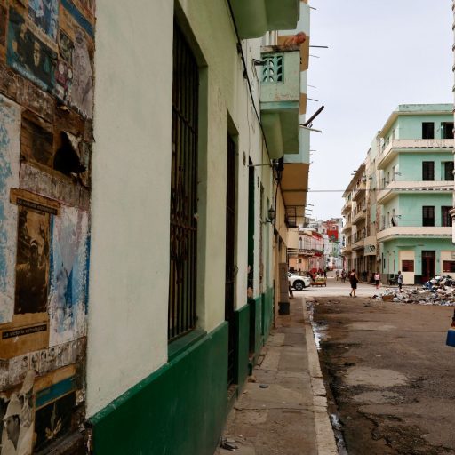 Cuba flexibiliza abertura de contas em moeda estrangeira sem autorização do BC
