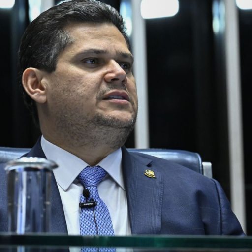Alcolumbre escolhe relatores para projetos prioritários do governo no Senado