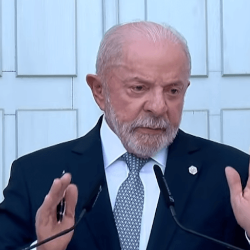 Trump cumprimenta Lula no G7 e diz "bom trabalho"; veja vídeo