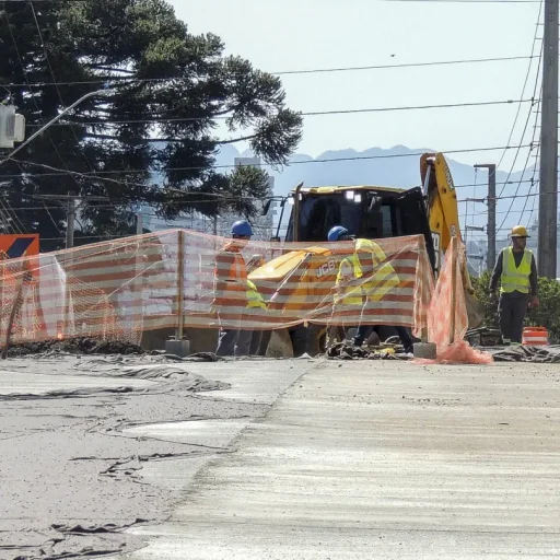 Prefeitura bloqueia Rua Alcides Munhoz em Curitiba por 90 dias para obras do Novo Inter 2