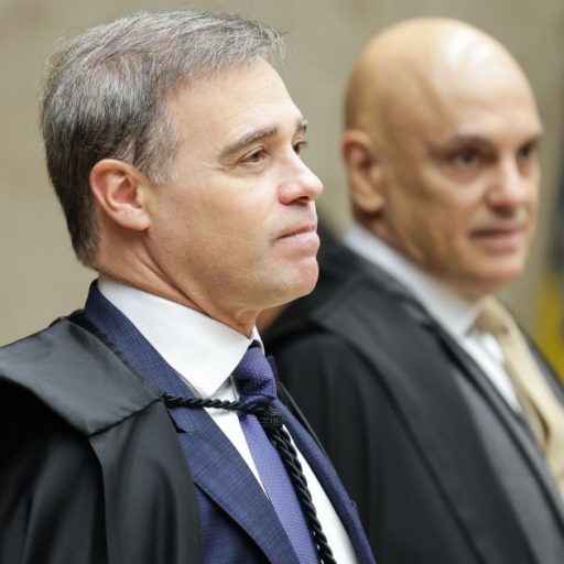 Moraes acusa Mendonça de viés político na condução de investigações