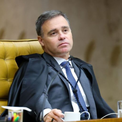 PGR avalia recorrer decisão de Mendonça que mantém inquérito contra Lulinha no STF