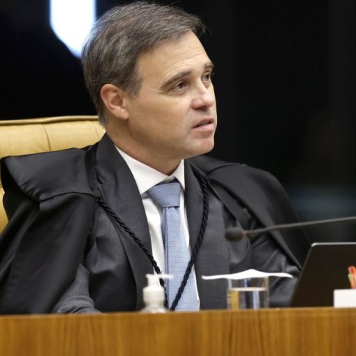 Produtora de Dark Horse entrega documentos sem dados dos EUA a Mendonça