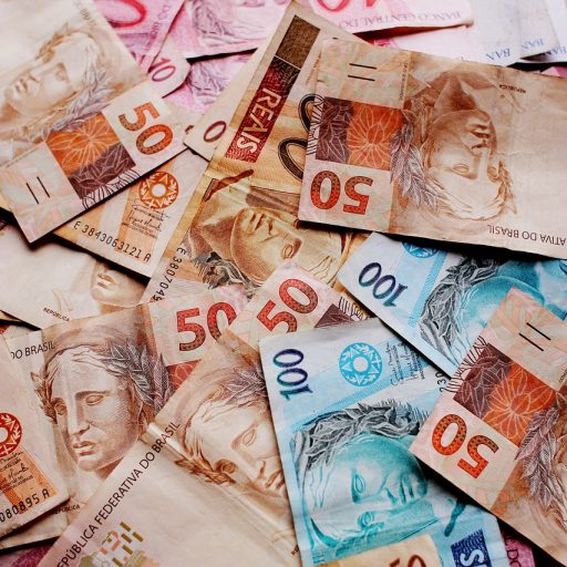 União paga mais de 377 milhões em abril para quitar dívidas garantidas