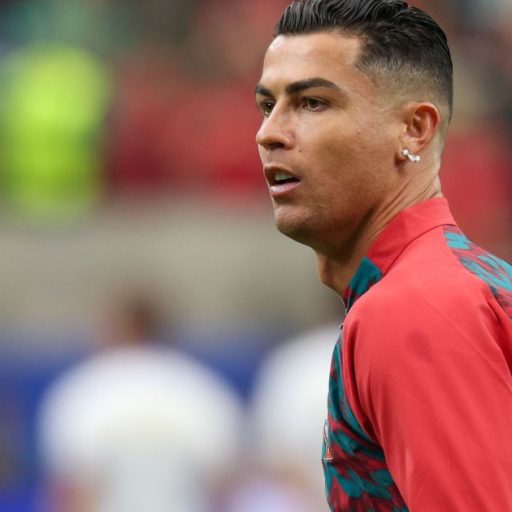 Cristiano Ronaldo utiliza patch especial em jogo de Portugal na Copa