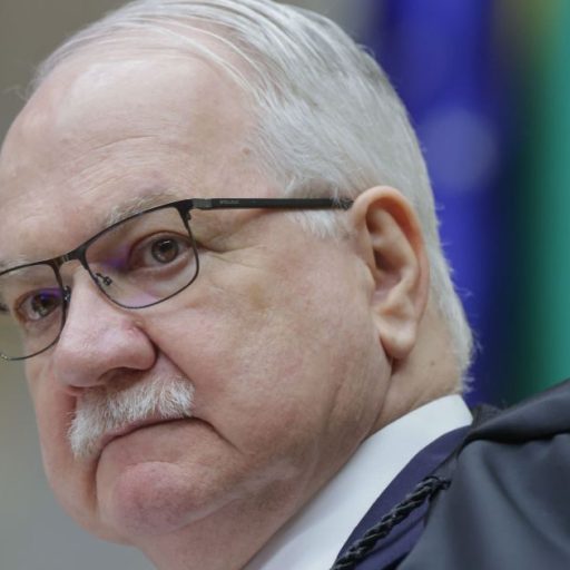 Fachin assume supervisão de inquéritos e enfraquece poder de Mendonça no caso INSS