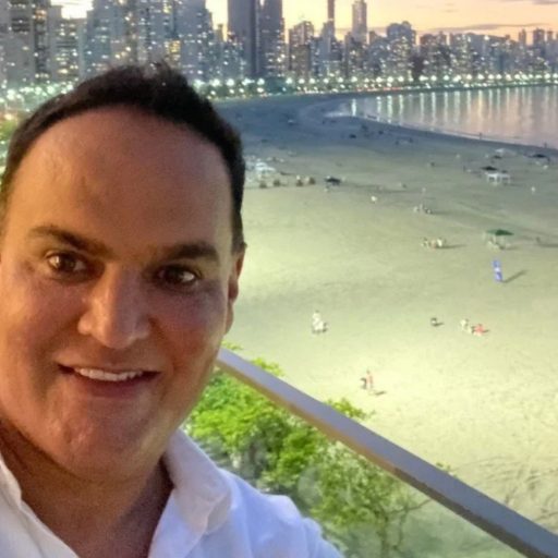 1 de 2 Angelo Vinicius Carneiro Gomes tinha 55 anos — Foto: Reprodução/Redes Sociais