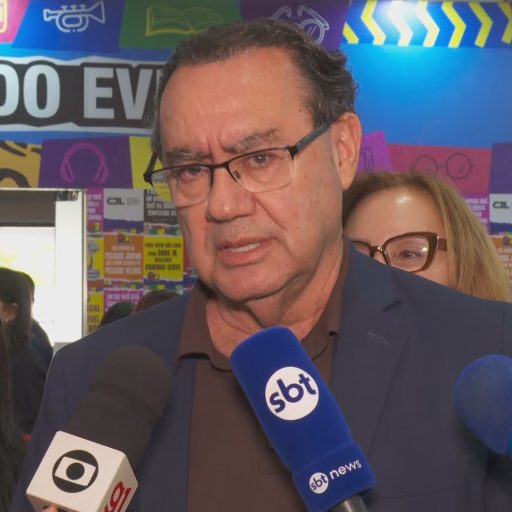 1 de 2 Augusto Cury dá entrevista na Bienal do Livro, em São Paulo — Foto: Reprodução/TV Globo